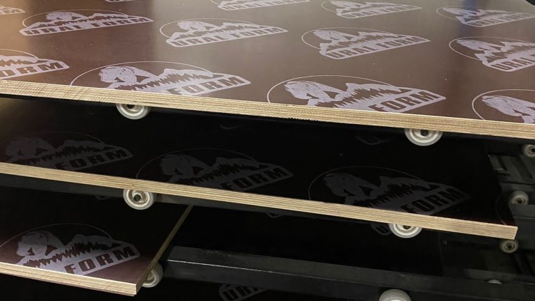 Ural Form Plywood Üretim Hattında Ata Kontrplak